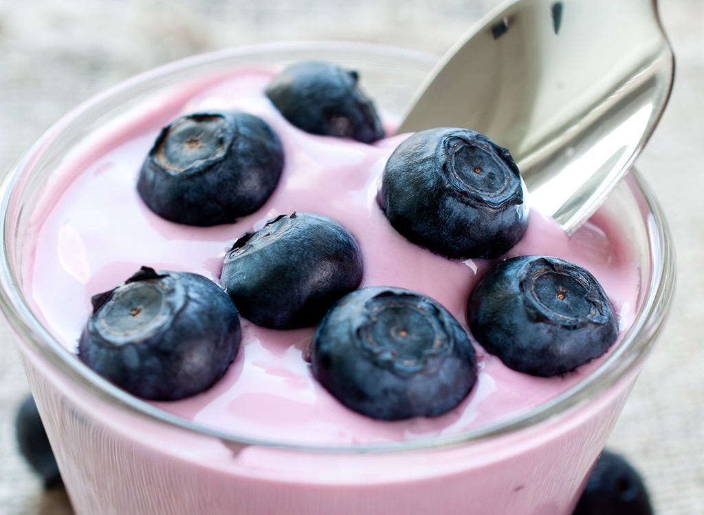 flavored-yogurt-10-easy-ways-get-processed-food-out-your-diet
