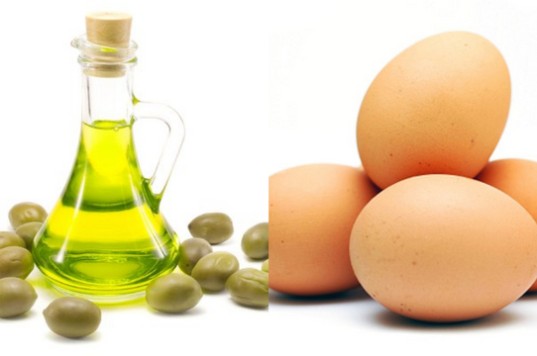 How-To-Make-Egg-And-Olive-Oil-Hair-Mask-At-Home