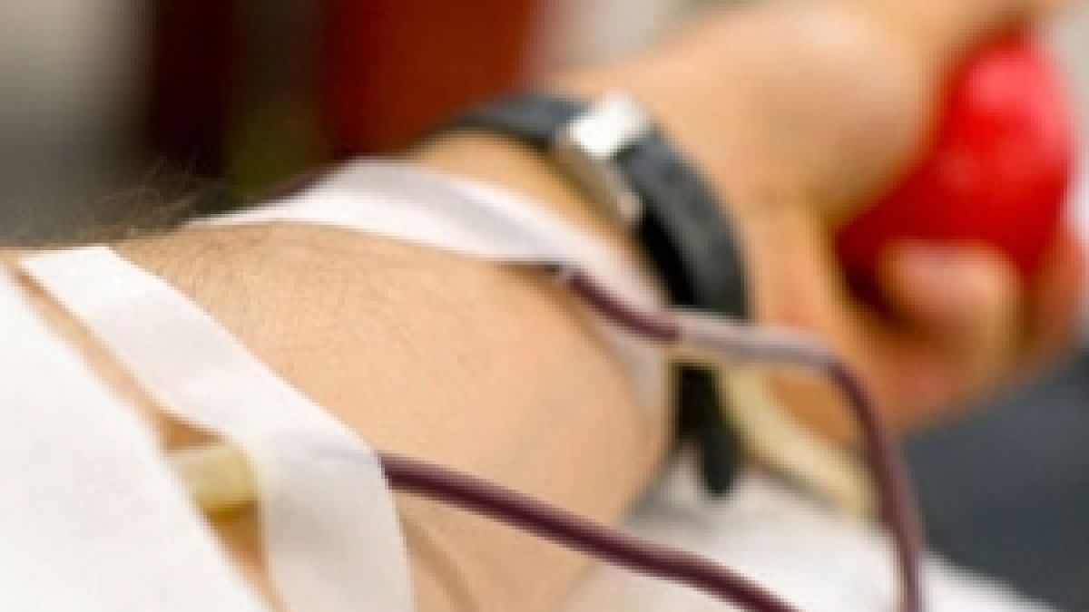 1-ambulanierii-botosaneni-doneaza-sange-pentru-tinerii-din-clubul-colectiv